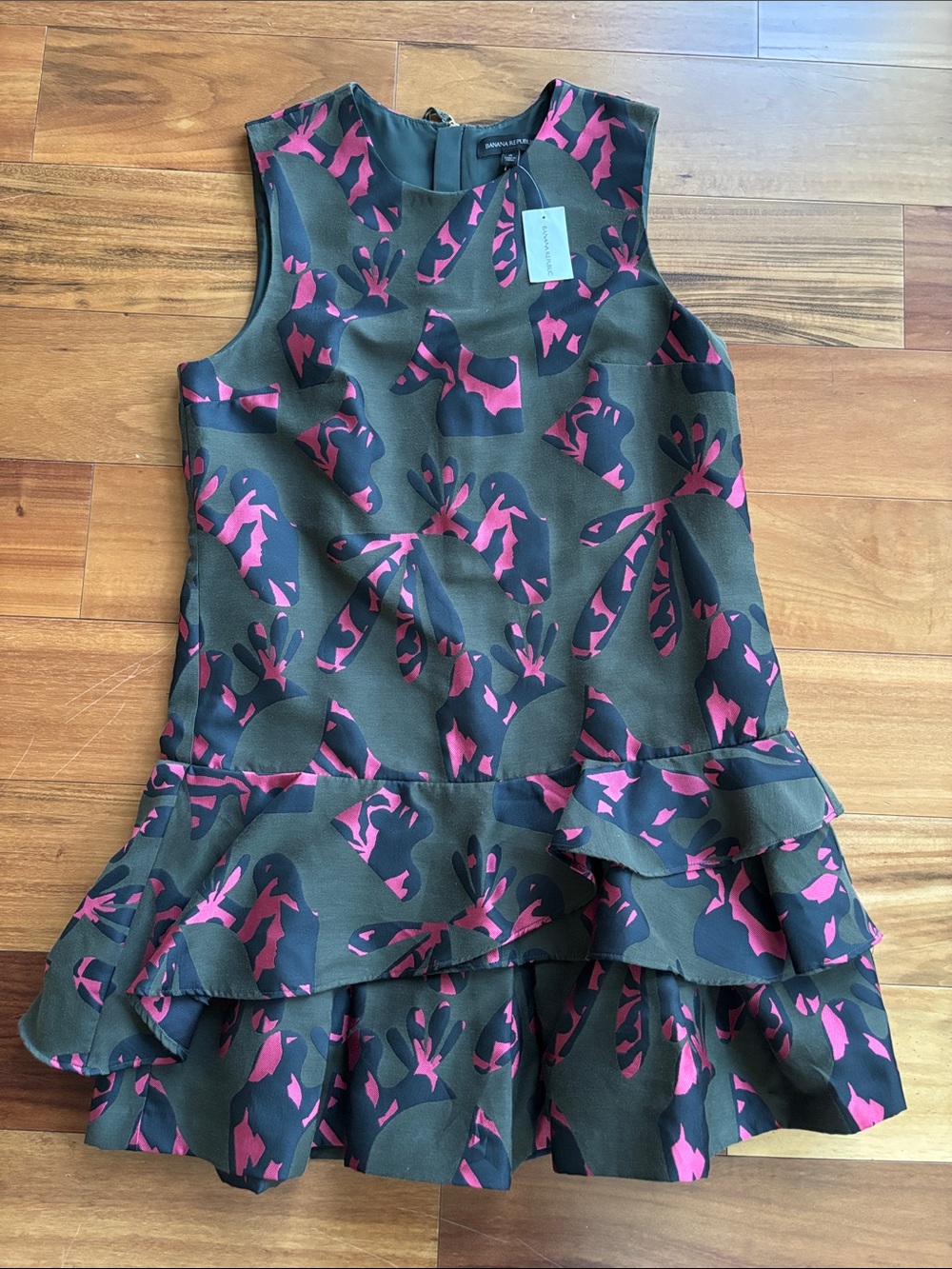 NWT Banana Republic ruffle dress
